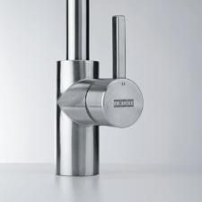 Misturador Monocomando para Cozinha de Mesa Eos Neo Com  Bica em J Alta Extensvel Inox Escovado