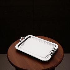 Bandeja em ao inox retangular Forma 28x42cm: Brilho e versatilidade para sua mesa