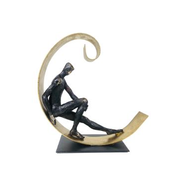 Estatueta de resina Elby Homem sentado crculo 24cm dourado