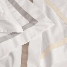 Fronha Trussardi  Vercelli 300 fios 50cmx90cm Branco/Pistacchio