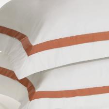 Jogo de cama Trussardi Vercelli cetim 300 fios king 4 peas branco e solare