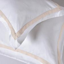 Almofada 300 Fios Algodo Egpcio Trussardi Vercelli 30x40cm Branco e Rose