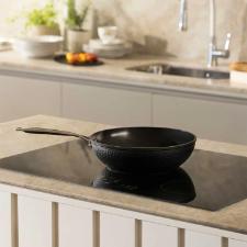Panela Wok Antiaderente Oxford Gourmet Martelado Preta 28cm para Induo e Forno