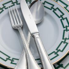 Faqueiro em prata com estojo Saint James Croise 101 peas: Requinte e design clssico para sua mesa
